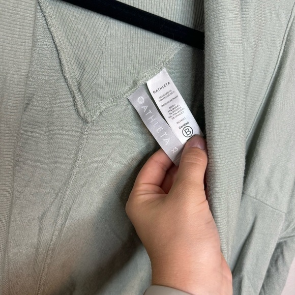 Athleta nirvana wrap long sleeve in opal green - Picture 10 of 11